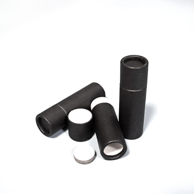 Tubos pretos de Lipbalm do tubo de papel do desodorante 0.4oz com preço baixo