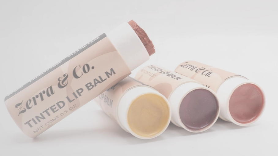 Tubo para cima para um protetor labial