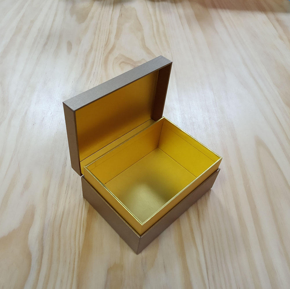 Caixa de papel para roupas com aba magnética de luxo personalizada, caixas de presente com fecho magnético dobrável