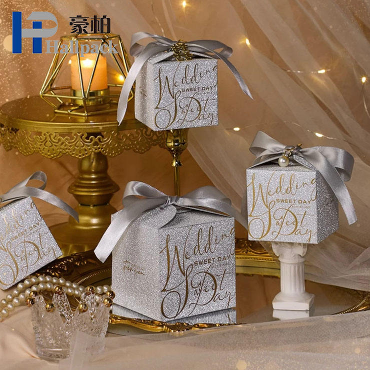 Caixa de presente pequena luxuosa dos doces do casamento caixa rígida do favor do brilho com laminação fosca da folha de ouro e manipulação de impressão de desaparecimento