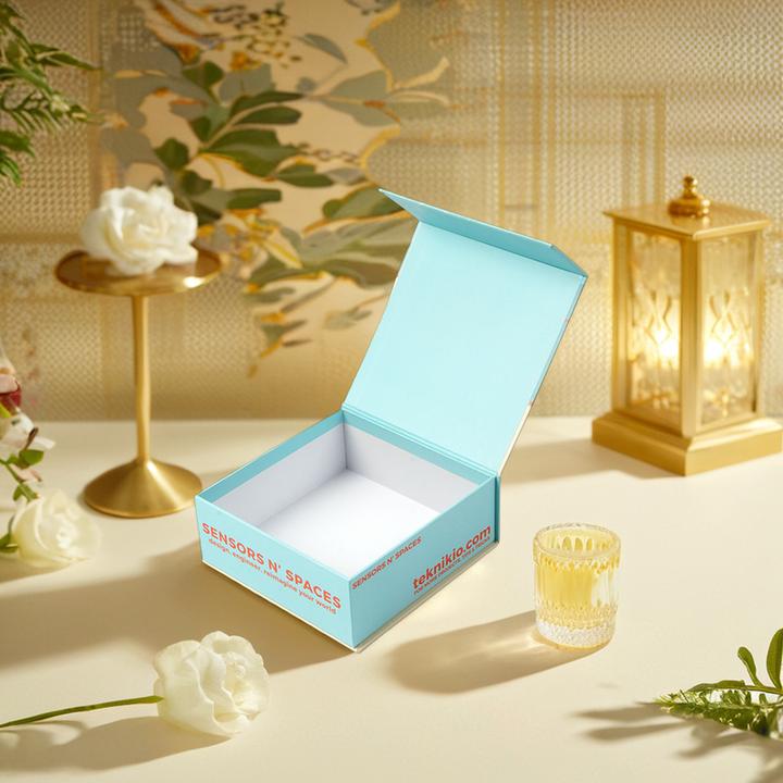 Caixa de presente de perfume luxuoso, tubo de papel premium, caixas rígidas com folha de ouro fosca e laminação brilhante, gravação em relevo para cosméticos
