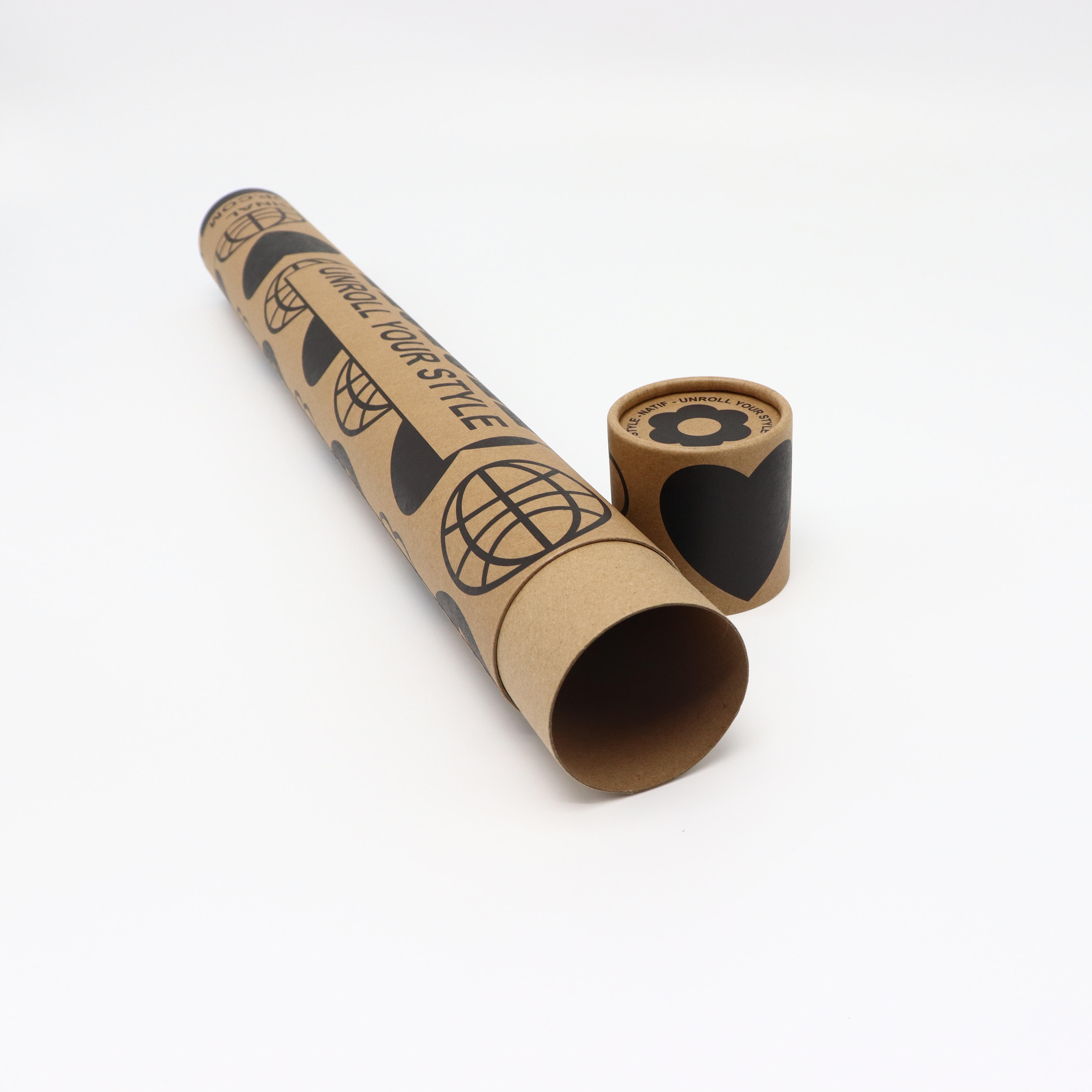 O papel biodegradável pode rolar o tubo de papel com o cilindro impresso da bola do tubo do papel de embalagem