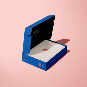 Marca personalizada tipo gaveta caixa de papel quadrado presente quadrado folha de ouro estampagem em relevo laminação fosca revestimento uv